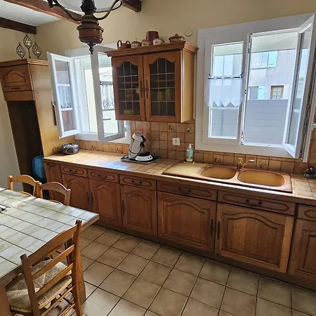 Maison Plain-pied à Royan: 3 Chambres, Terrasse, Proche Plages, Calme Sur Terrain De 500 M² - Fr-1-71-106