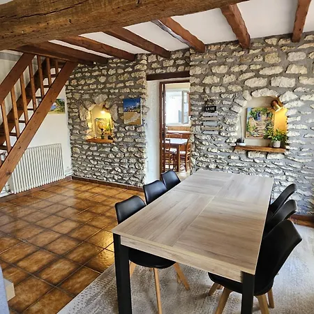 Maison Plain-pied à Royan: 3 Chambres, Terrasse, Proche Plages, Calme Sur Terrain De 500 M² - Fr-1-71-106 Royan