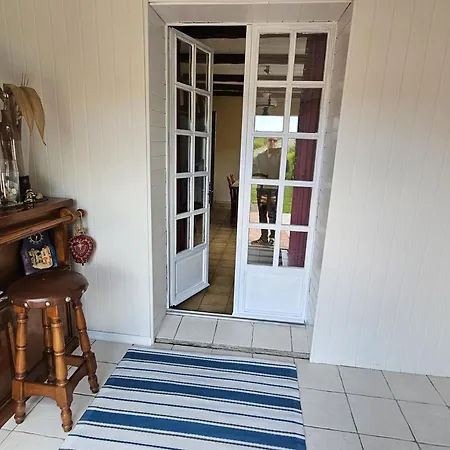 Hébergement de vacances Maison Plain-pied à Royan: 3 Chambres, Terrasse, Proche Plages, Calme Sur Terrain De 500 M² - Fr-1-71-106 *